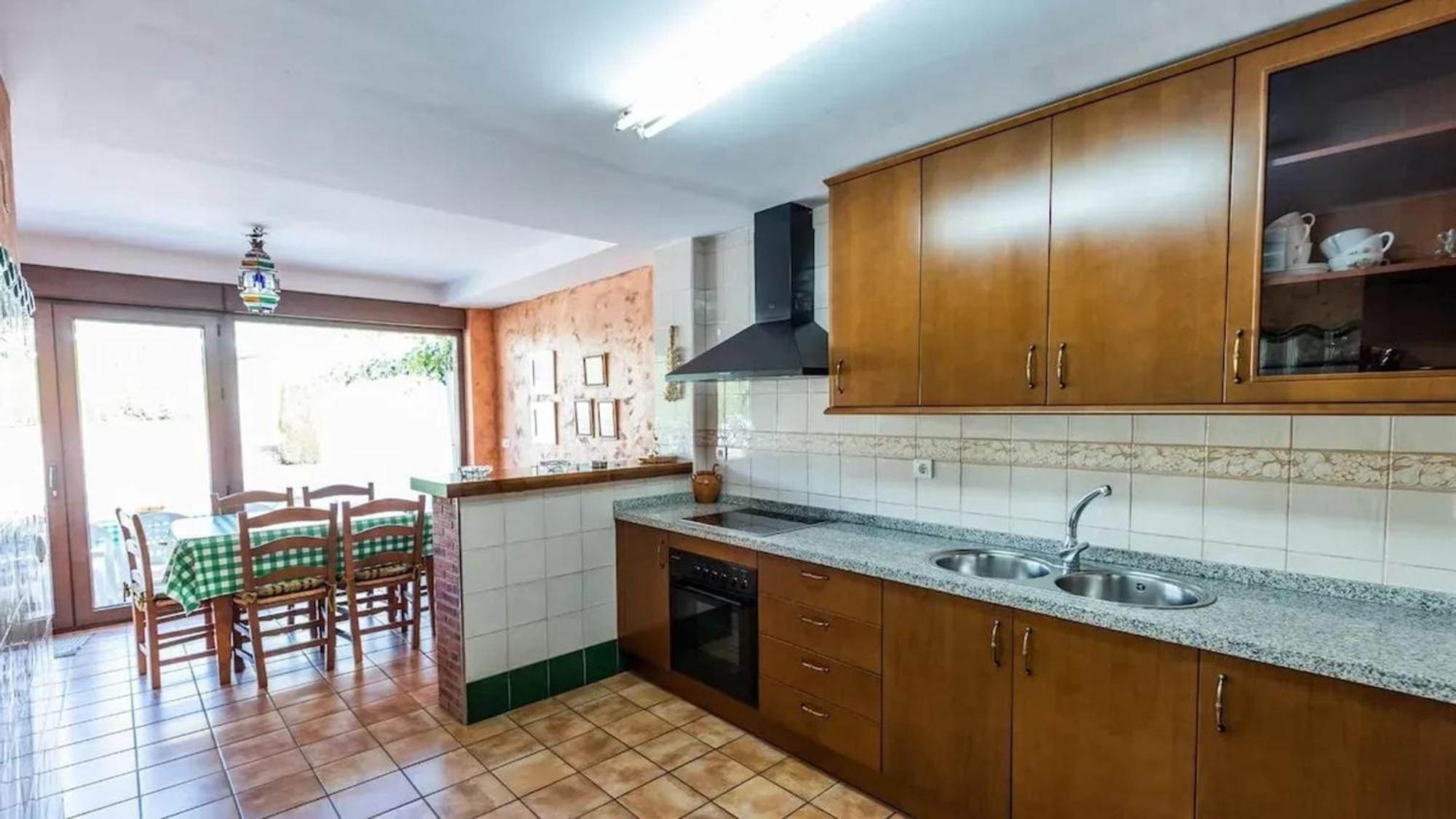 Spacious Villa With Private Pool In โมนาชิล ภายนอก รูปภาพ