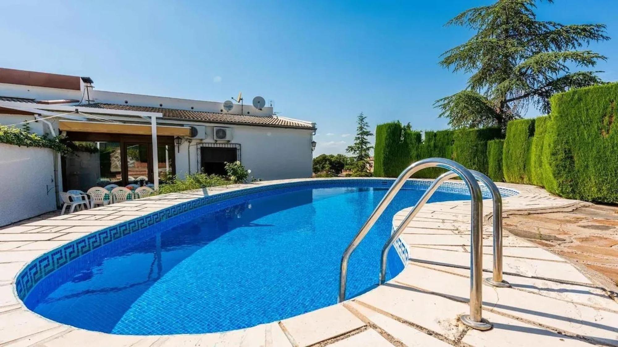 Spacious Villa With Private Pool In โมนาชิล ภายนอก รูปภาพ